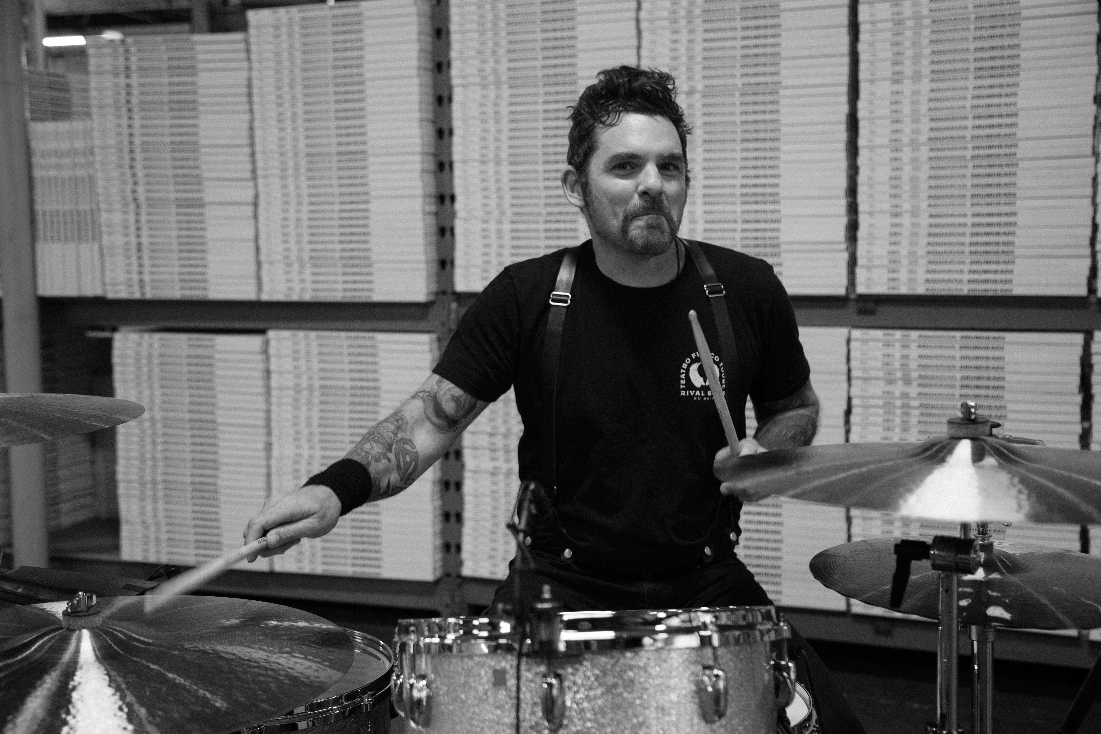 Mike Miley performing with Rival Sons